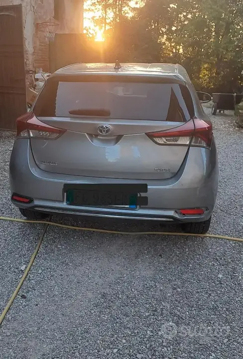 Toyota Auris 2016 photo 2
