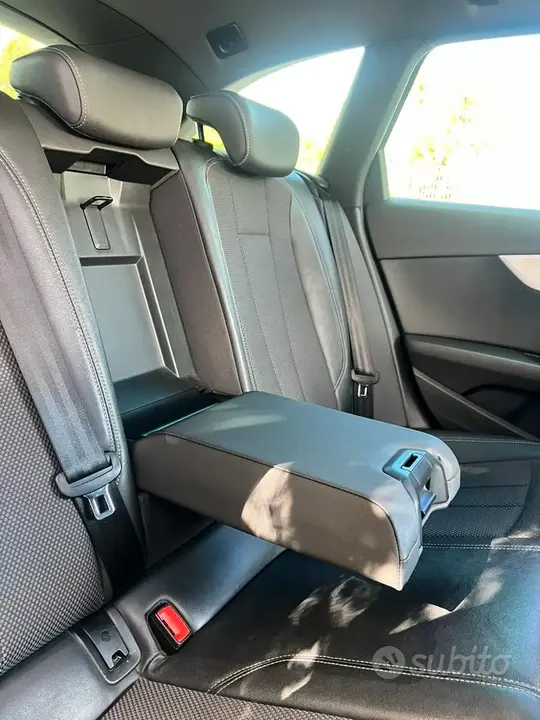 Audi A4 Avant 2021 photo 4