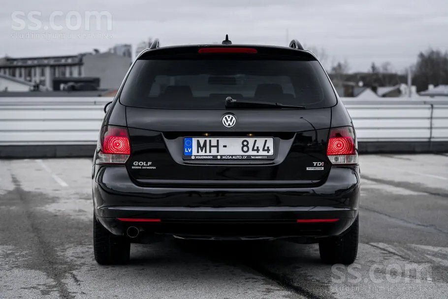 Volkswagen Golf 2010 photo 5