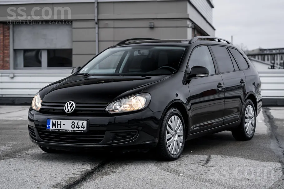 Volkswagen Golf 2010 photo 3