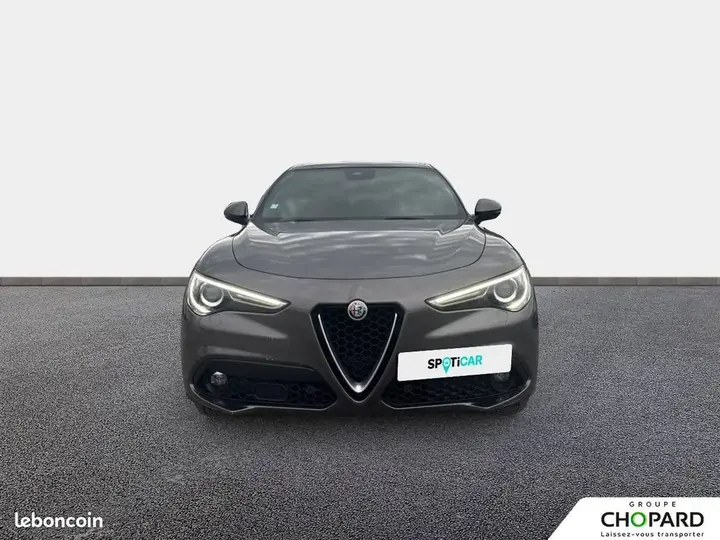 Alfa Romeo Stelvio 2017 photo 2