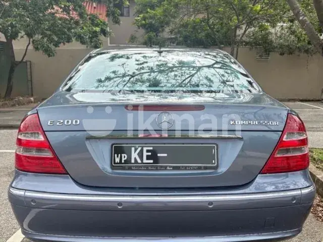 Mercedes-Benz E200 2005 photo 5