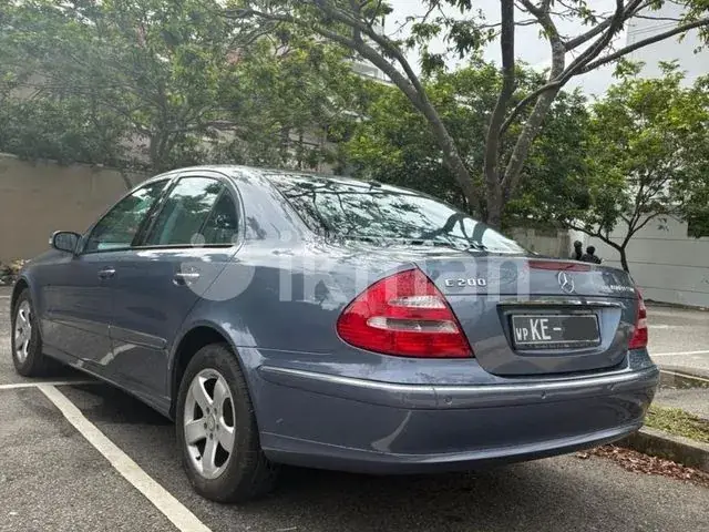 Mercedes-Benz E200 2005 photo 4