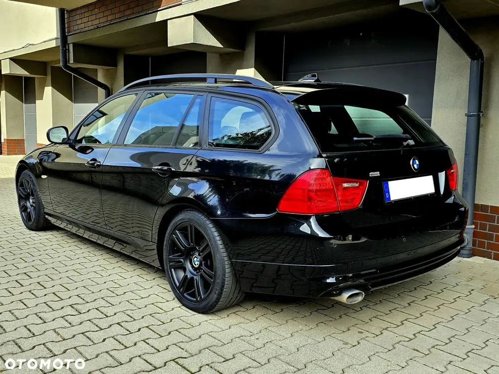 BMW 320D 2009 photo 3