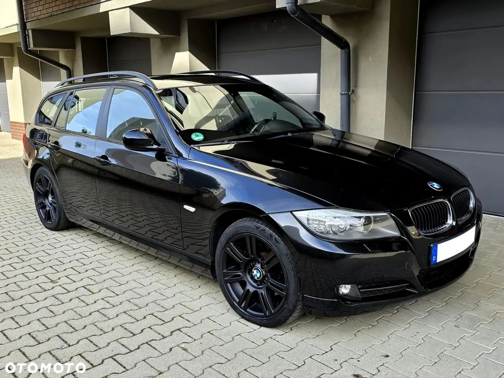 BMW 320D 2009 photo 4