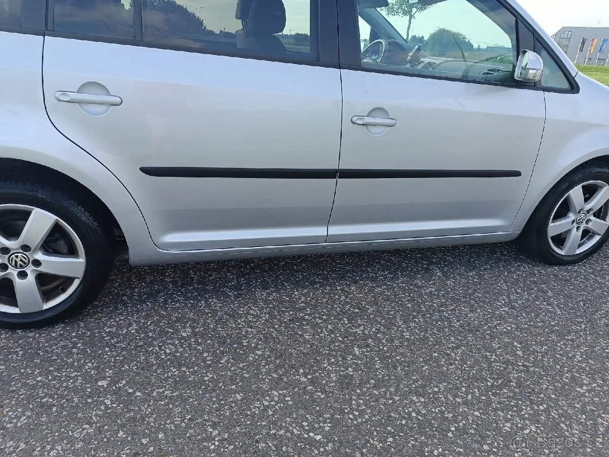 Volkswagen Touran 2007 photo 5