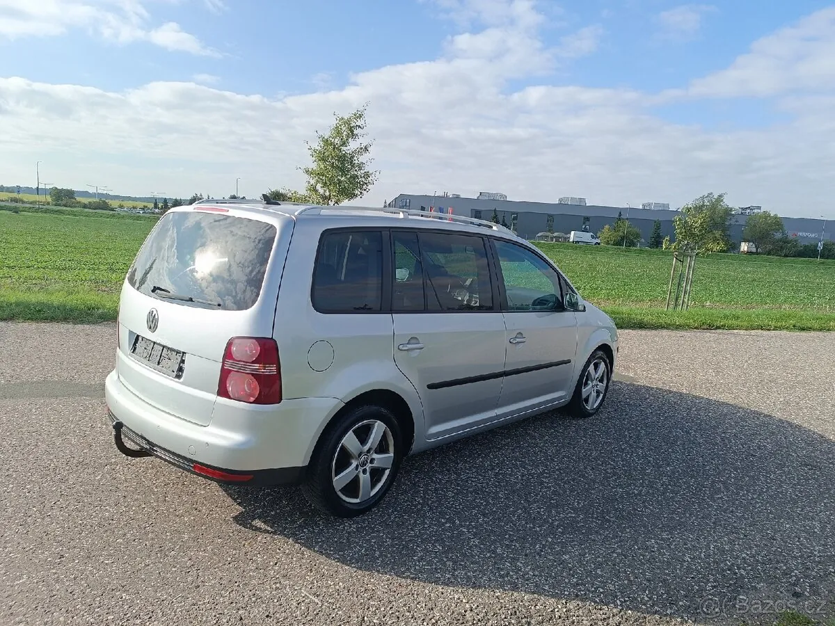 Volkswagen Touran 2007 photo 3