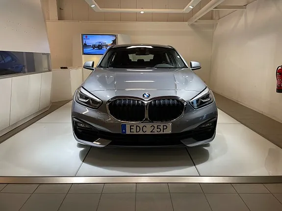 BMW 118I 2024 photo 2