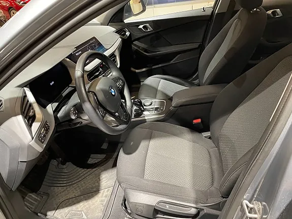 BMW 118I 2024 photo 4