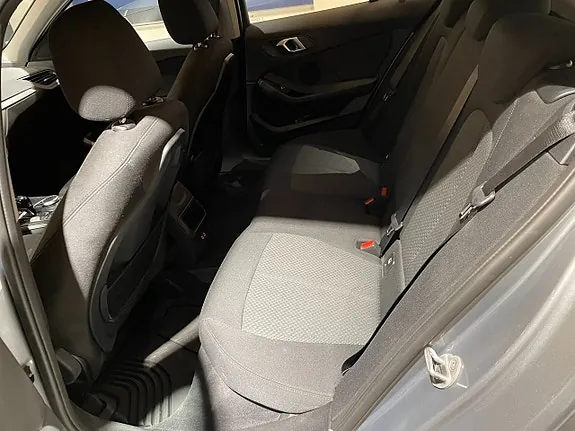 BMW 118I 2024 photo 5
