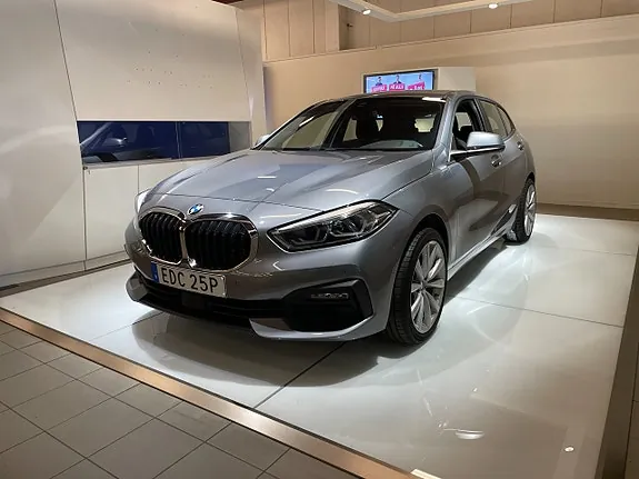 BMW 118I 2024 photo 3