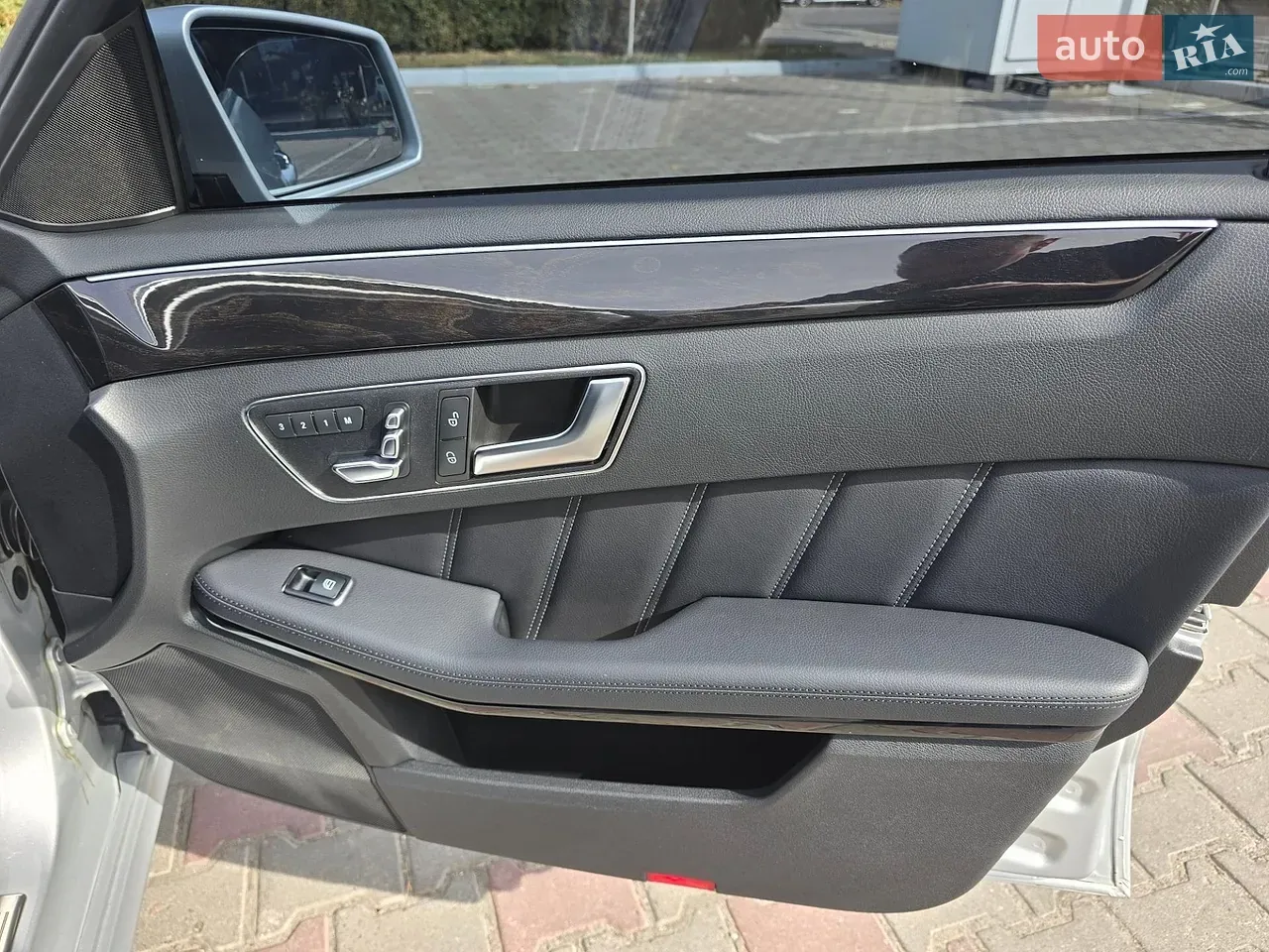 Mercedes-Benz E-Class 2015 photo 2