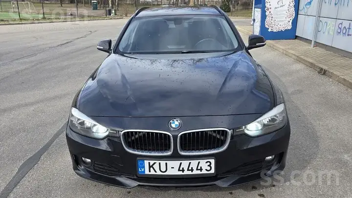 BMW 318 2012 photo 2