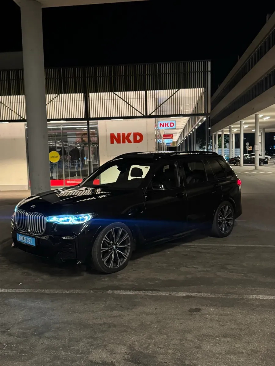 BMW X7