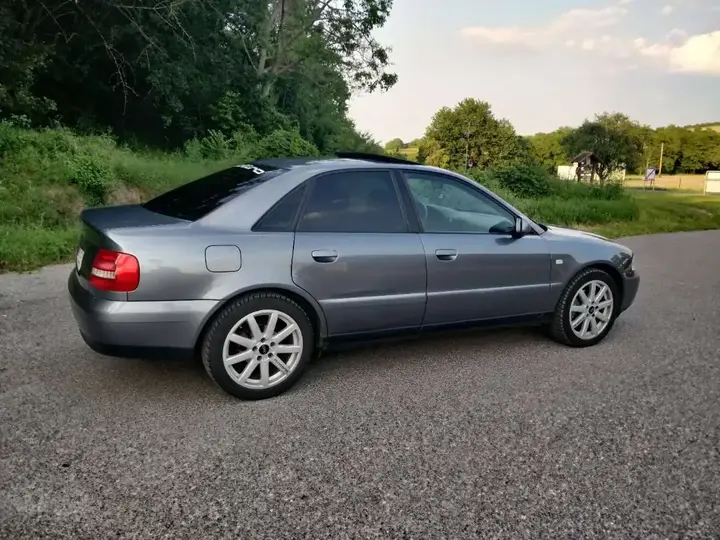 Audi A4 1999 photo 2