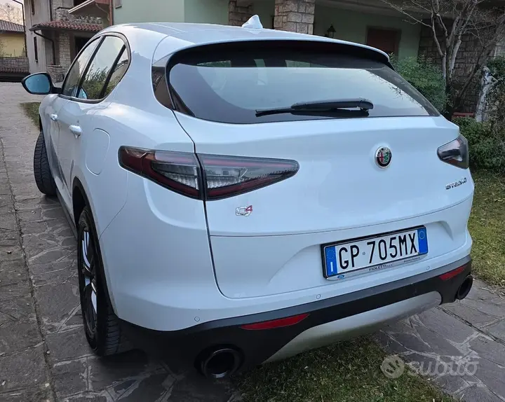 Alfa Romeo Stelvio 2023 photo 5