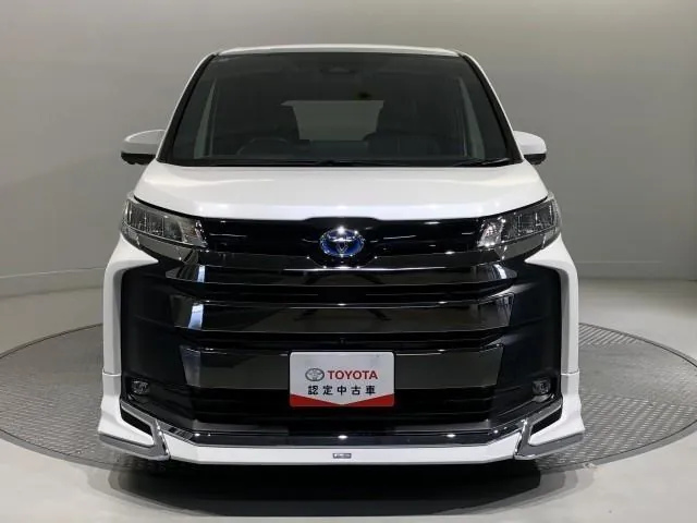 Toyota Corolla Hybrid Sz 2022 photo 2