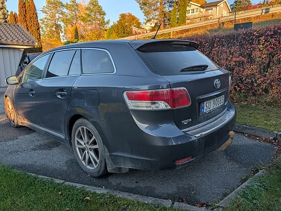 Toyota Avensis 2010 photo 5