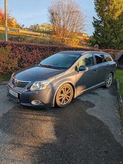 Toyota Avensis 2010 photo 2
