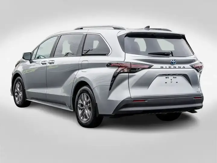 Toyota Sienna 2024 photo 4