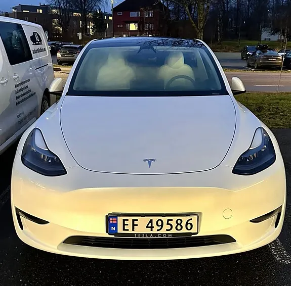 Tesla Model Y 2023 photo 3