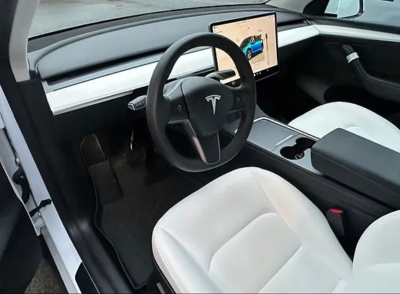 Tesla Model Y 2023 photo 5