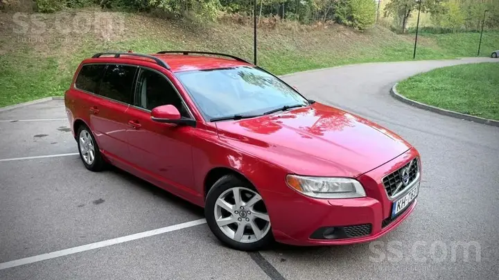 Volvo V70 2011 photo 2