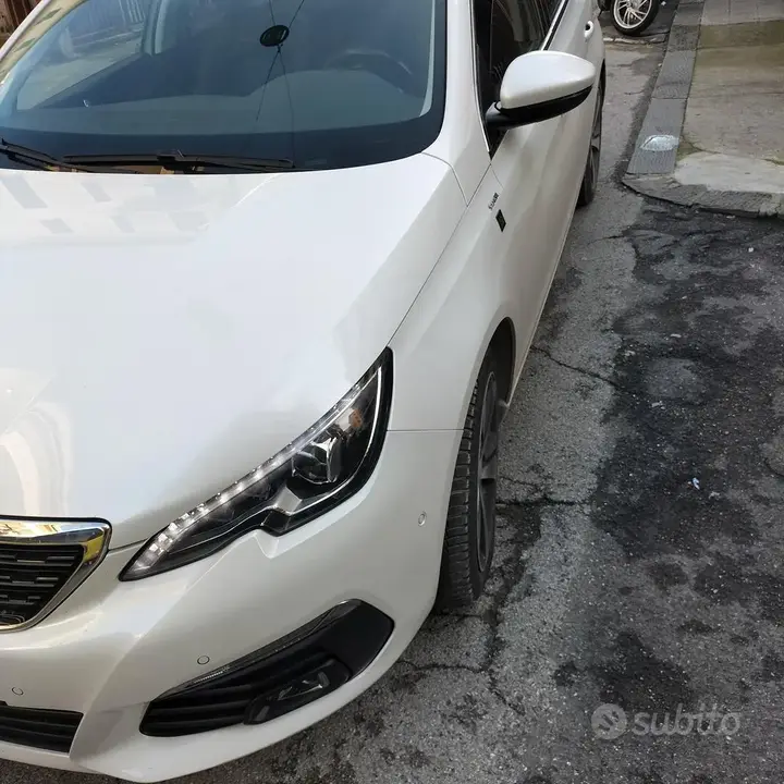 Peugeot 308 2019 photo 2