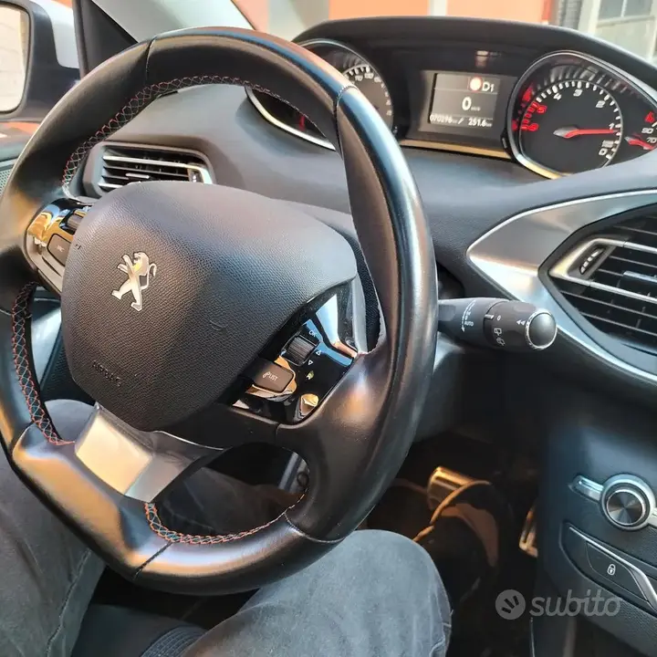 Peugeot 308 2019 photo 3