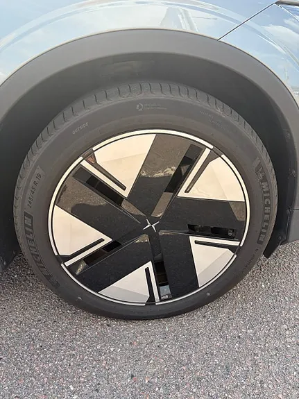 Polestar 2 2025 photo 5