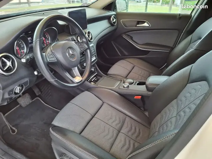Mercedes-Benz Gla 2019 photo 2