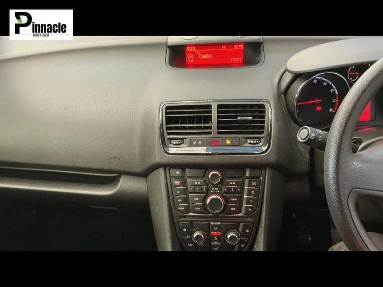 Vauxhall Meriva 2013 photo 2