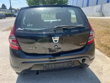 Dacia Sandero 2012 photo 2