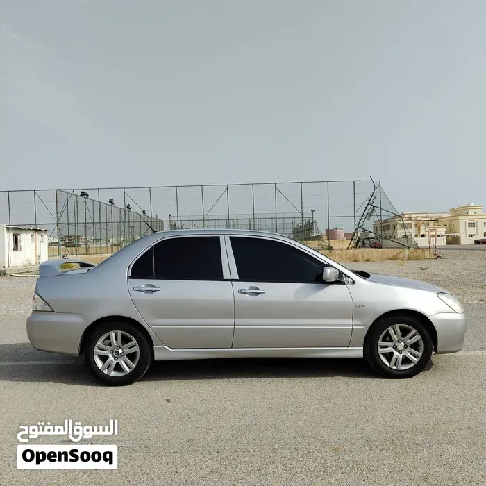 Mitsubishi Lancer 2010 photo 3
