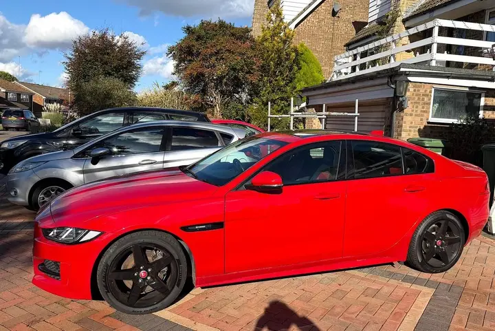 Jaguar Xe 2019 photo 2