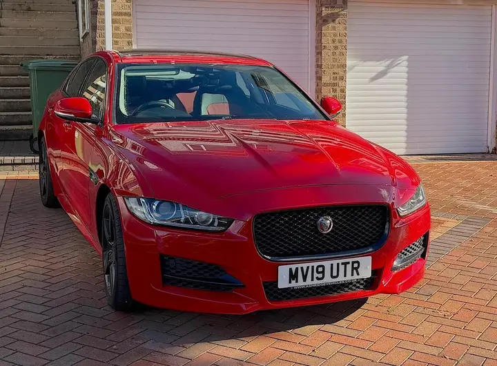 Jaguar Xe