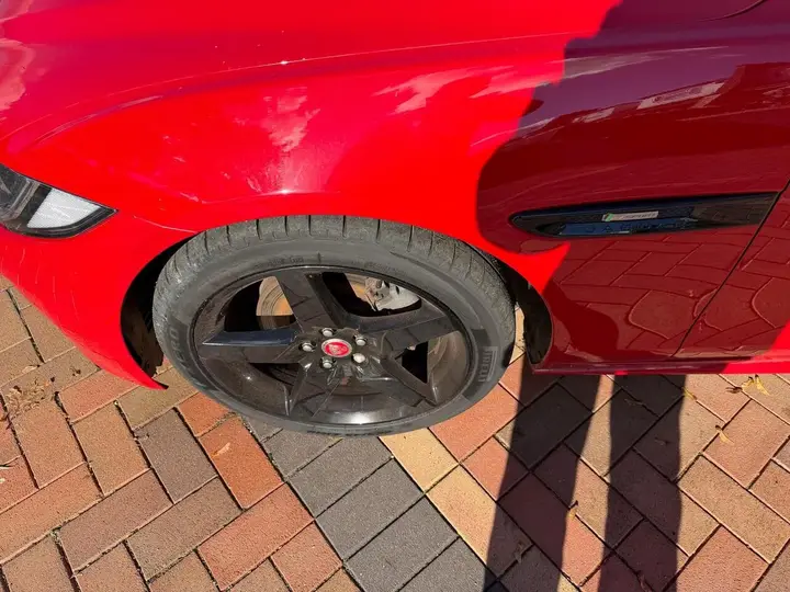 Jaguar Xe 2019 photo 5
