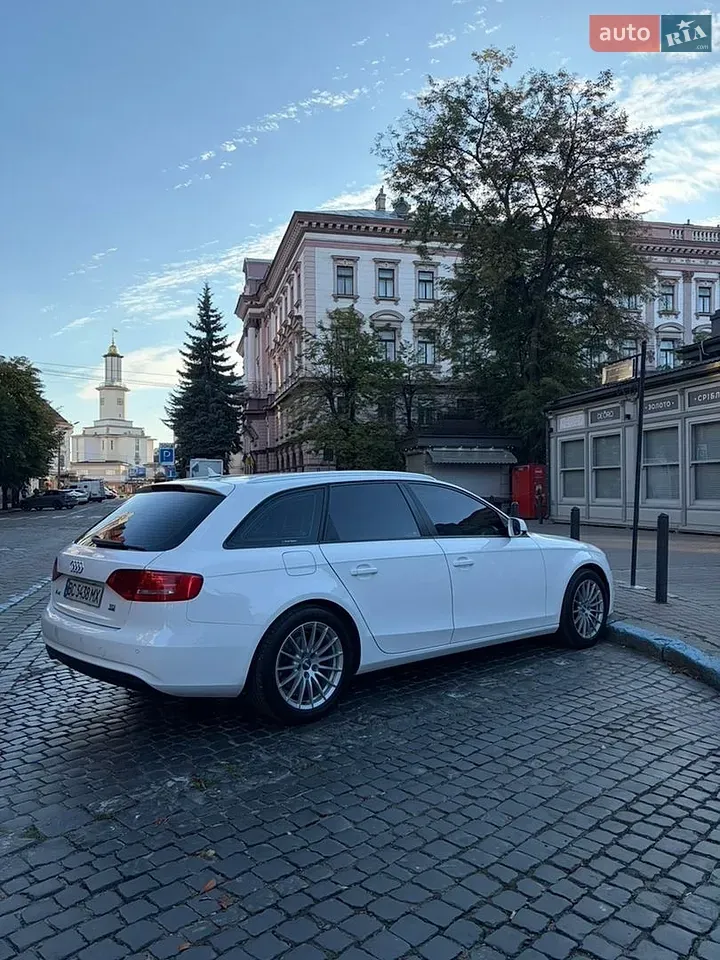 Audi A4 2014 photo 2