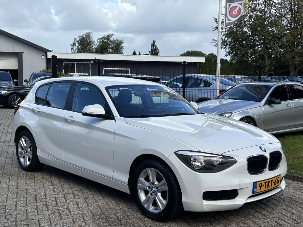 BMW 116I 2012 photo 2