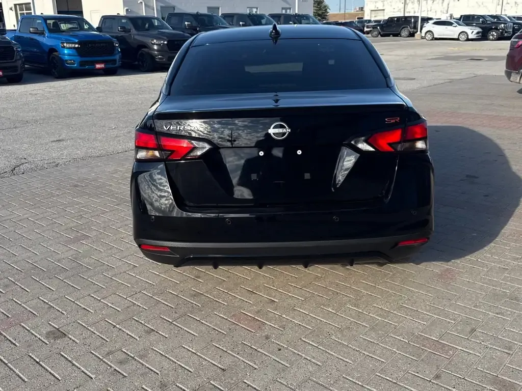 Nissan Versa 2024 photo 3