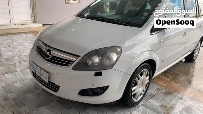 Opel Zafira 2012 photo 4
