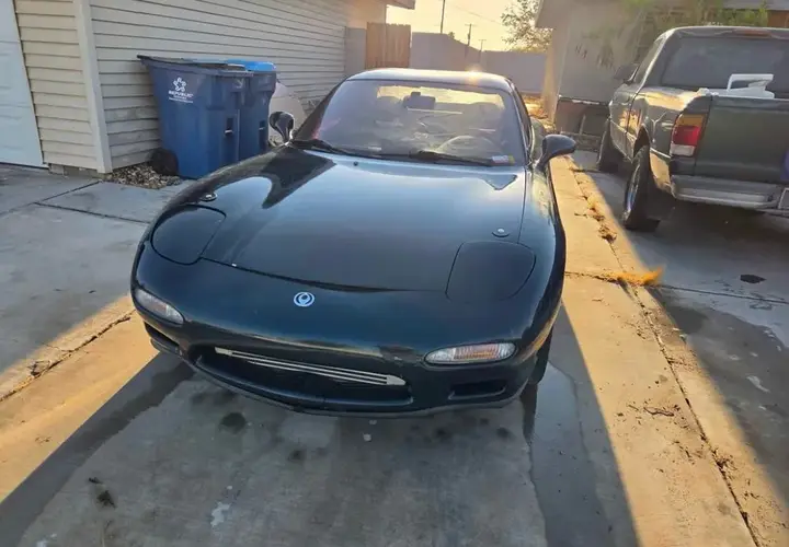 Mazda Rx-7 1993 photo 2
