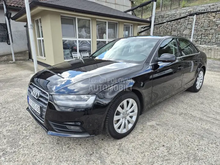 Audi A4 2012 photo 2