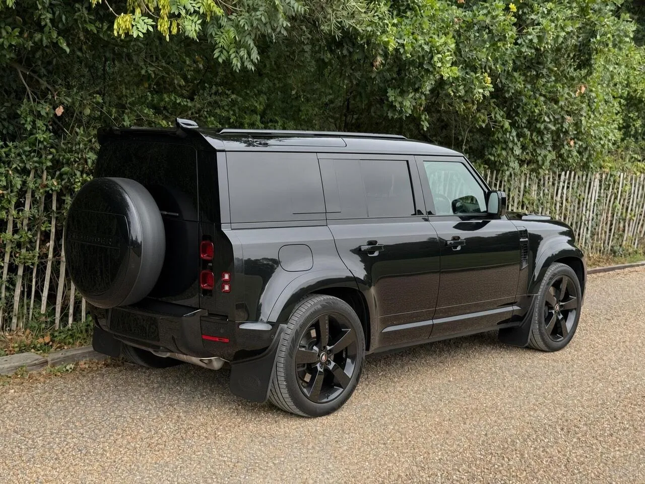Land Rover Defender 110 2021 photo 2