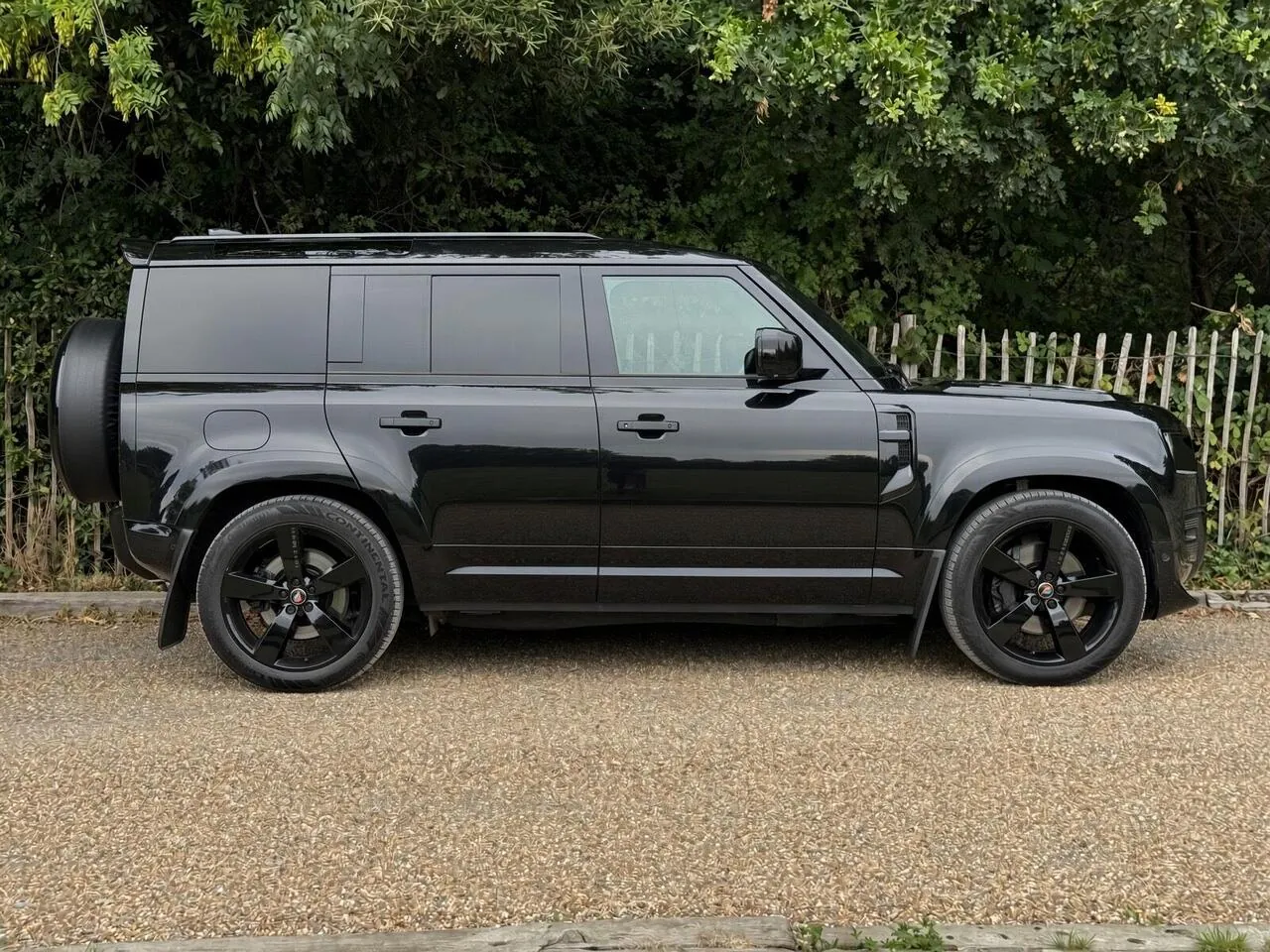 Land Rover Defender 110 2021 photo 3