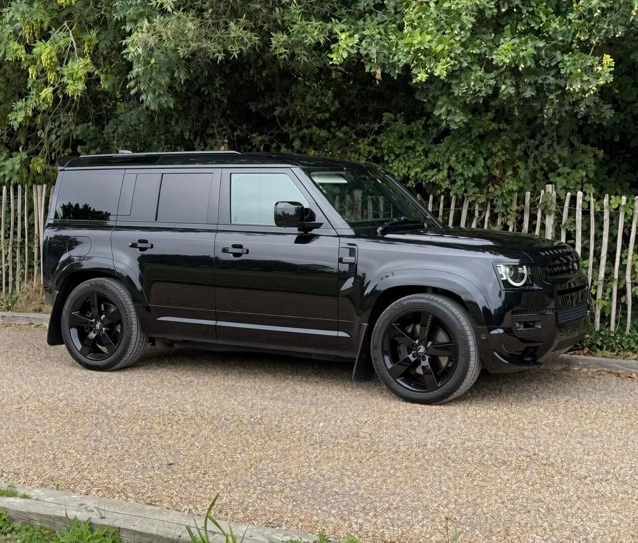 Land Rover Defender 110