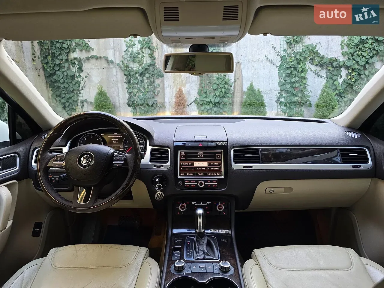 Volkswagen Touareg 2011 photo 2