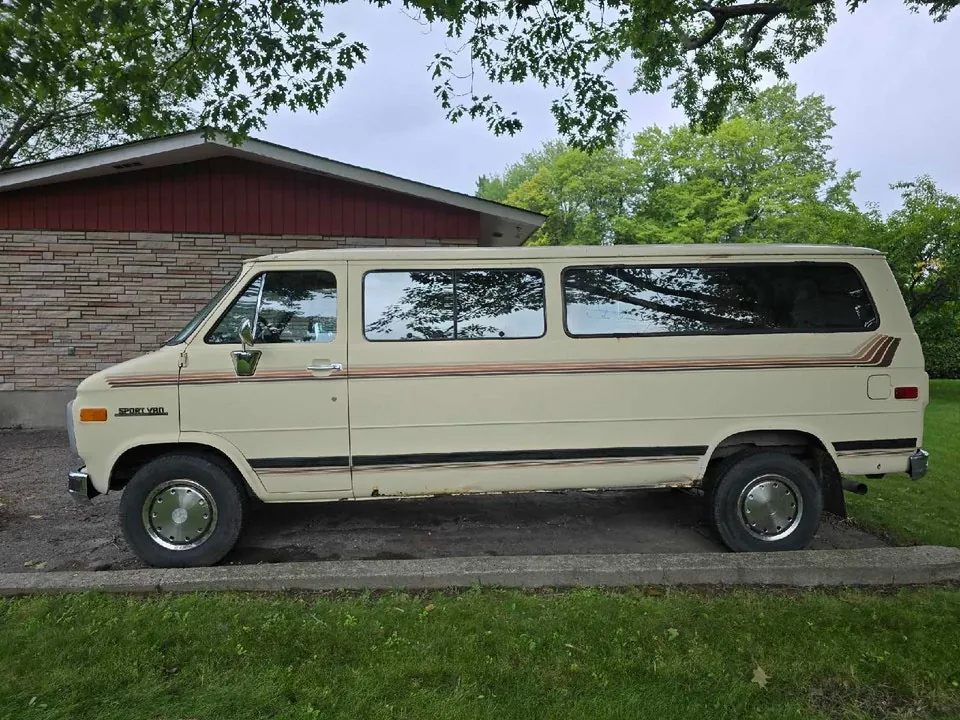 Chevrolet Sportvan 1992 photo 3