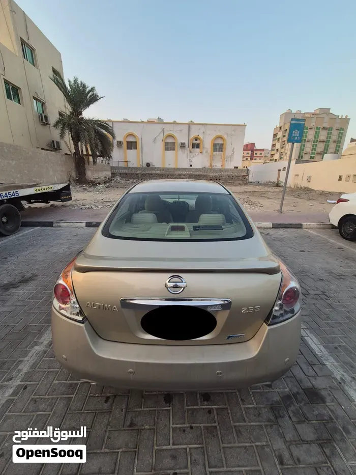 Nissan Altima 2010 photo 2