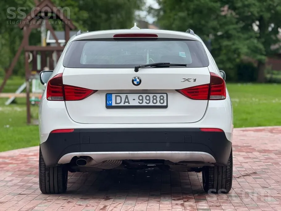 BMW X1 2010 photo 2
